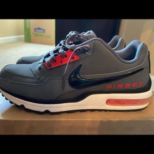 Nike men’s Air Max. Size 10